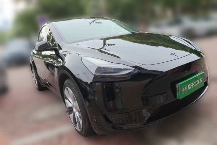 Used Tesla Model Y 2022 Rear-Wheel-Drive Version Front Right 45 Deg
