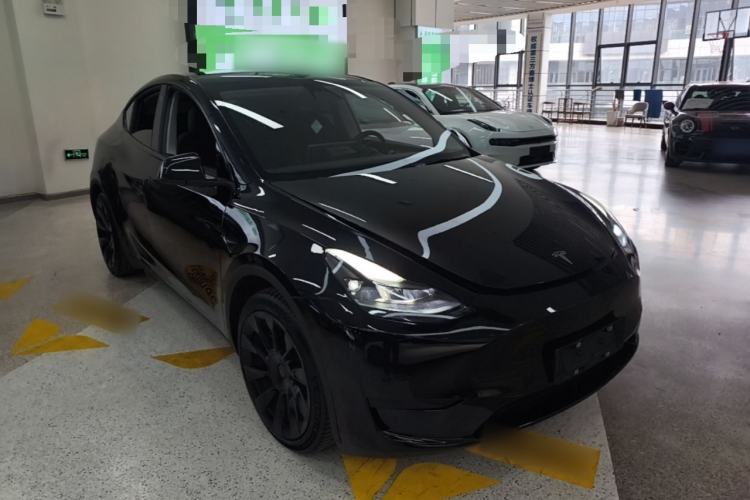 Used Tesla Model Y 2022 Rear-Wheel-Drive Version Front Right 45 Deg