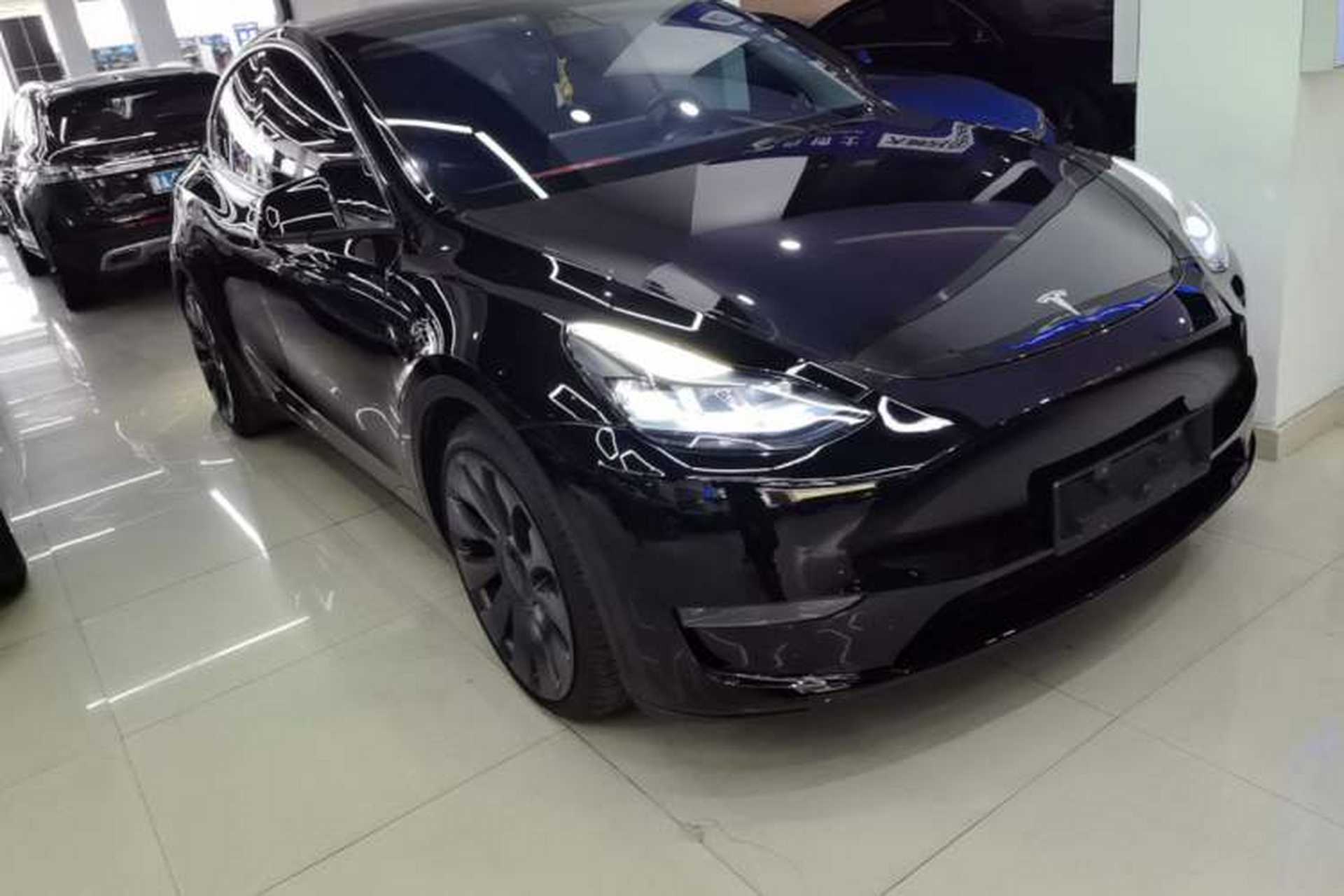 Used Tesla Model Y 2022 Performance High-Performance All-Wheel-Drive Version Front Right 45 Deg