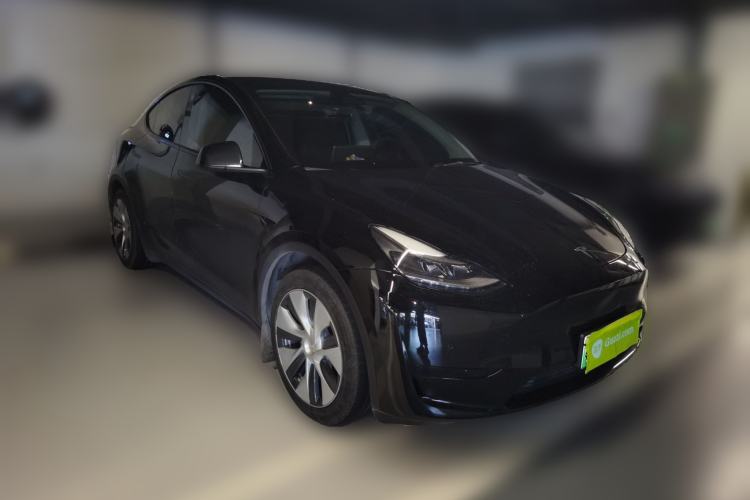 Used Tesla Model Y 2022 Rear-Wheel-Drive Version Front Right 45 Deg