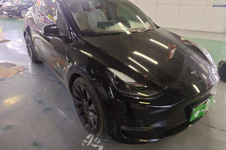 Used Tesla Model Y 2022 Performance High-Performance All-Wheel-Drive Version Front Right 45 Deg