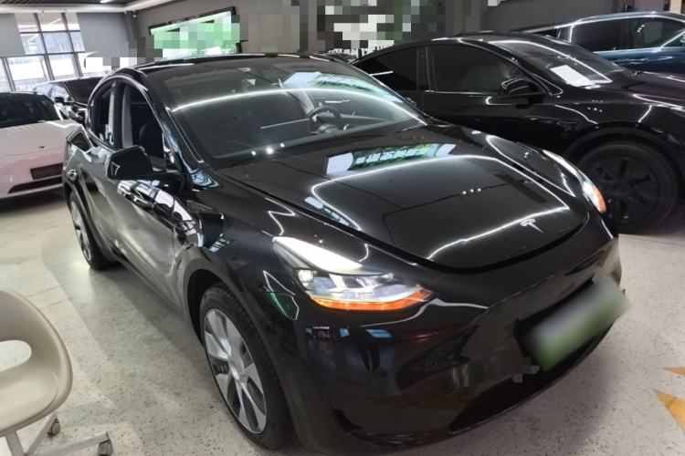 Used Tesla Model Y 2022 Rear-Wheel-Drive Version Front Right 45 Deg