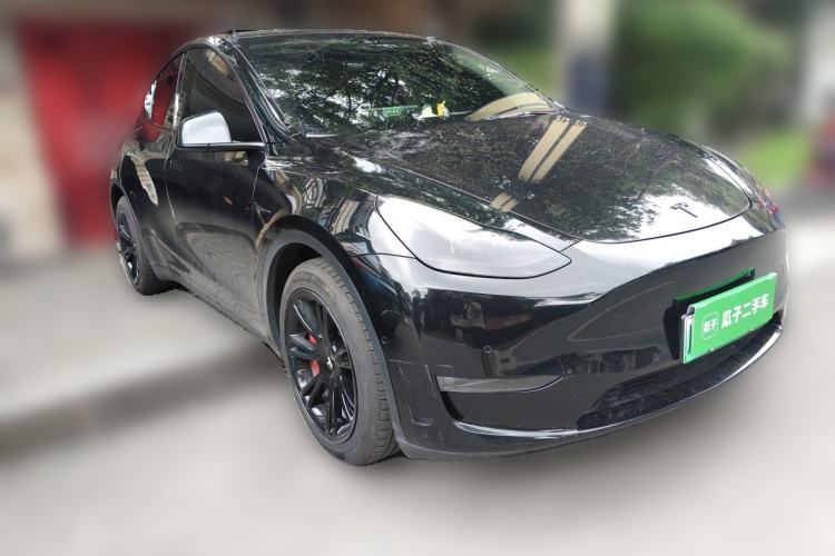 Used Tesla Model Y 2022 Long-Range All-Wheel-Drive Version Front Right 45 Deg