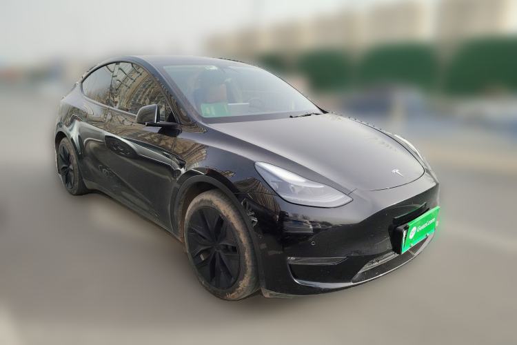 Used Tesla Model Y 2022 Long-Range All-Wheel-Drive Version Front Right 45 Deg