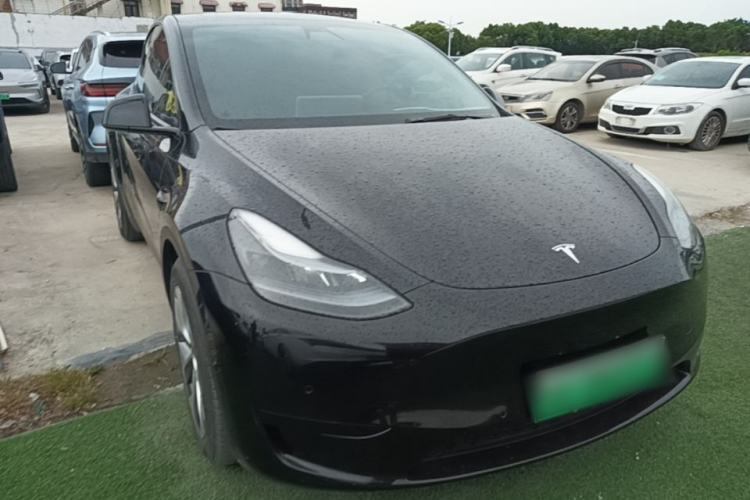 Used Tesla Model Y 2022 Rear-Wheel-Drive Version Front Right 45 Deg