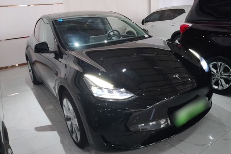 Used Tesla Model Y 2022 Rear-Wheel-Drive Version Front Right 45 Deg