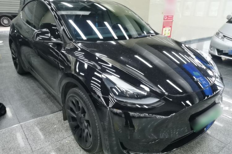 Used Tesla Model Y 2022 Rear-Wheel-Drive Version Front Right 45 Deg