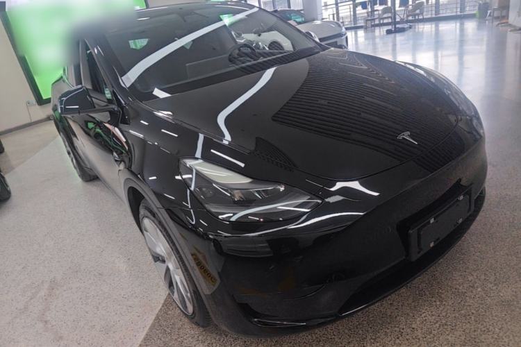 Used Tesla Model Y 2022 Rear-Wheel-Drive Version Front Right 45 Deg