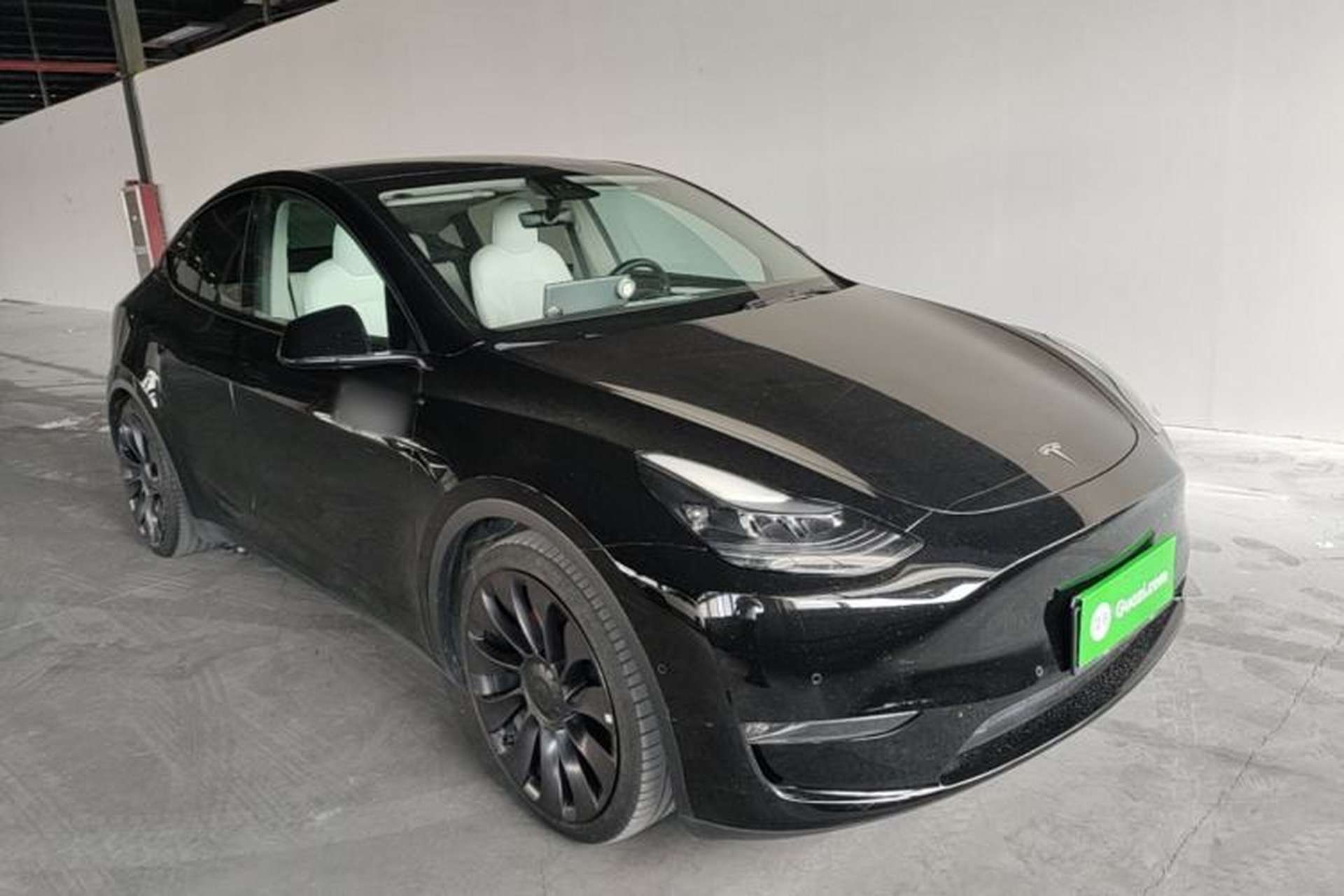Used Tesla Model Y 2022 Performance High-Performance All-Wheel-Drive Version Front Right 45 Deg