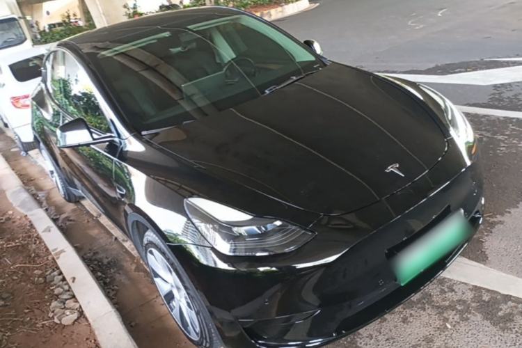 Used Tesla Model Y 2022 Rear-Wheel-Drive Version Front Right 45 Deg