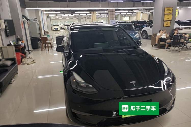 Used Tesla Model Y 2022 Revised Version Long-Range All-Wheel Drive Front Right 45 Deg