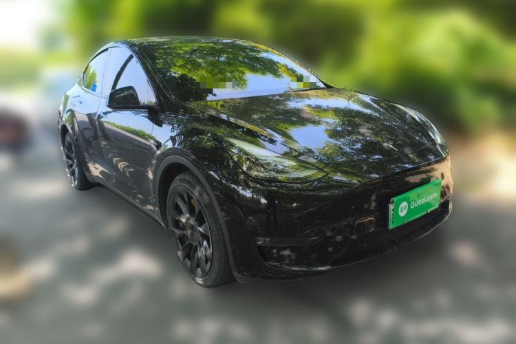 Used Tesla Model Y 2022 Long-Range All-Wheel-Drive Version Front Right 45 Deg