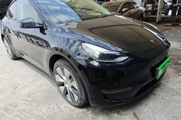 Used Tesla Model Y 2022 Revised Version Long-Range All-Wheel Drive Front Right 45 Deg