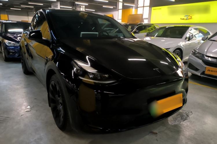 Used Tesla Model Y 2022 Rear-Wheel-Drive Version Front Right 45 Deg