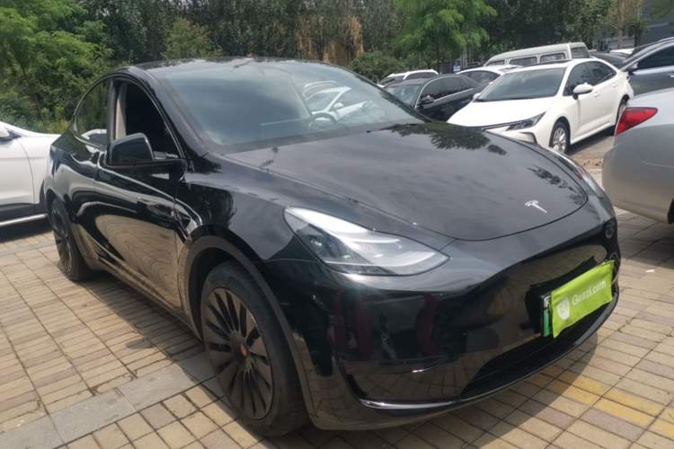 Used Tesla Model Y 2022 Rear-Wheel-Drive Version Front Right 45 Deg