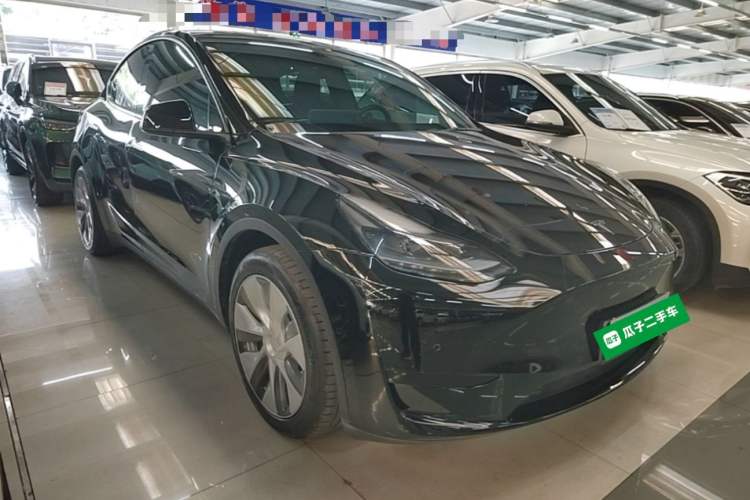 Used Tesla Model Y 2022 Rear-Wheel-Drive Version Front Right 45 Deg