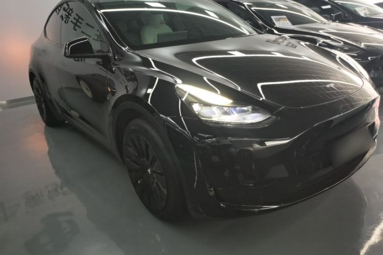 Used Tesla Model Y 2022 Rear-Wheel-Drive Version Front Right 45 Deg