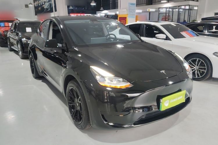 Used Tesla Model Y 2022 Rear-Wheel-Drive Version Front Right 45 Deg