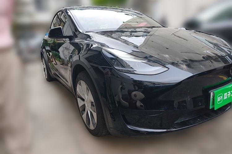Used Tesla Model Y 2022 Rear-Wheel-Drive Version Front Right 45 Deg