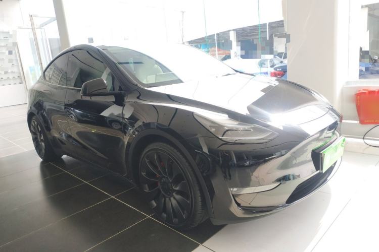 Used Tesla Model Y 2022 Performance High-Performance All-Wheel-Drive Version Front Right 45 Deg