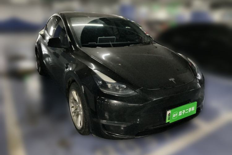 Used Tesla Model Y 2022 Long-Range All-Wheel-Drive Version Front Right 45 Deg