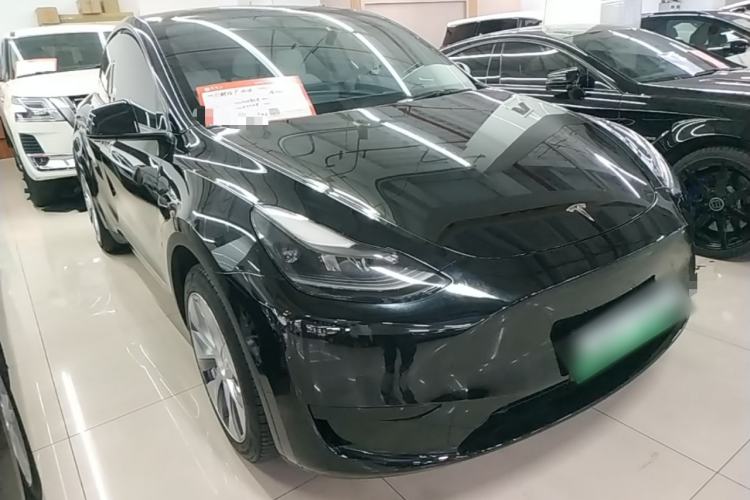 Used Tesla Model Y 2022 Rear-Wheel-Drive Version Front Right 45 Deg