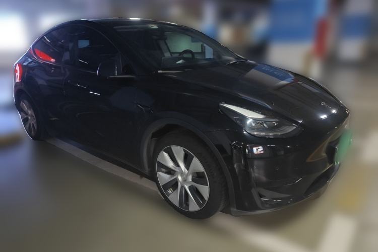 Used Tesla Model Y 2022 Rear-Wheel-Drive Version Front Right 45 Deg