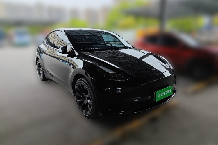 Used Tesla Model Y 2022 Rear-Wheel-Drive Version Front Right 45 Deg