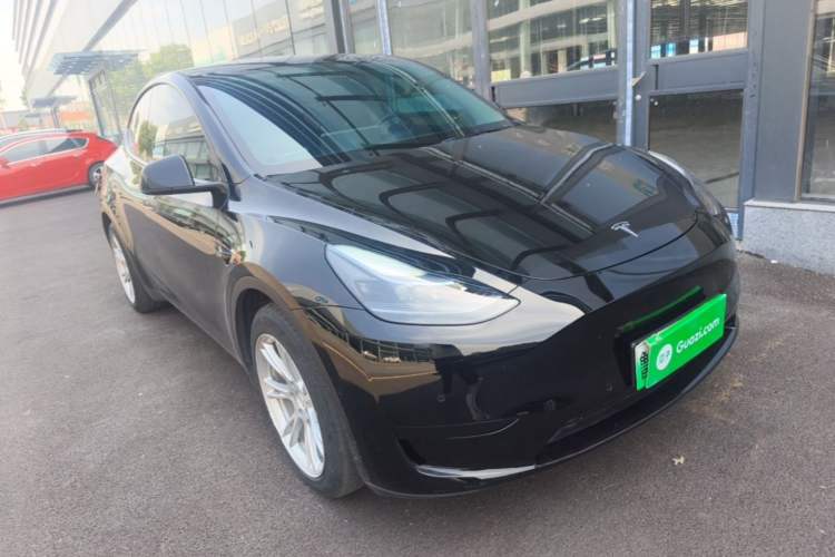 Used Tesla Model Y 2022 Rear-Wheel-Drive Version Front Right 45 Deg