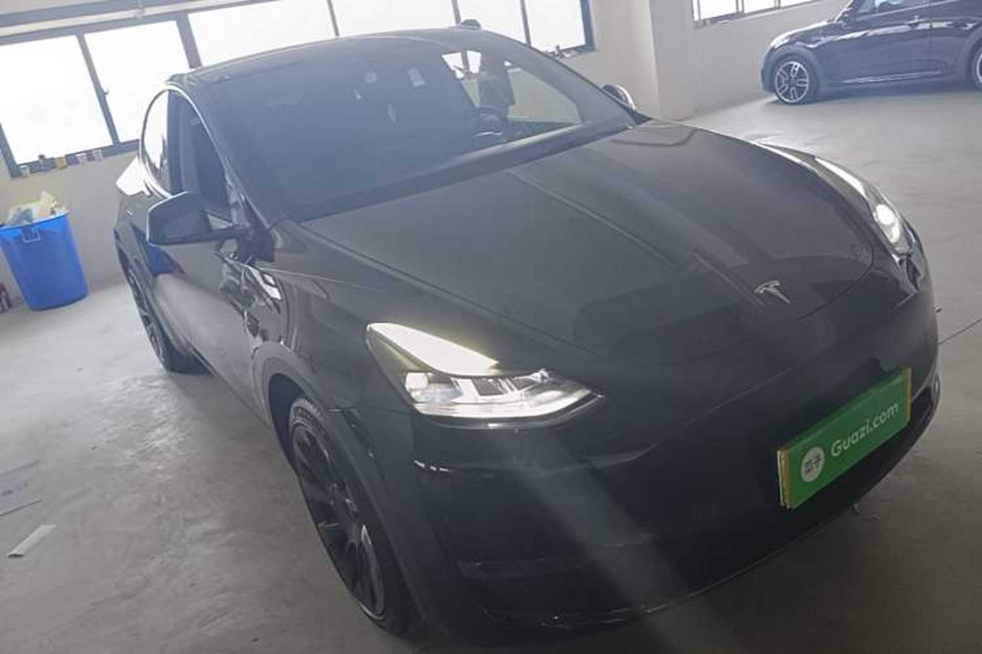 Used Tesla Model Y 2022 Long-Range All-Wheel-Drive Version Front Right 45 Deg