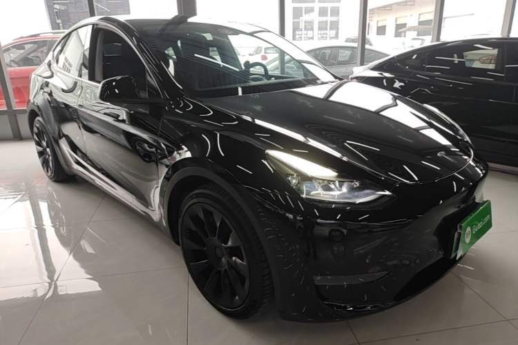 Used Tesla Model Y 2022 Rear-Wheel-Drive Version Front Right 45 Deg