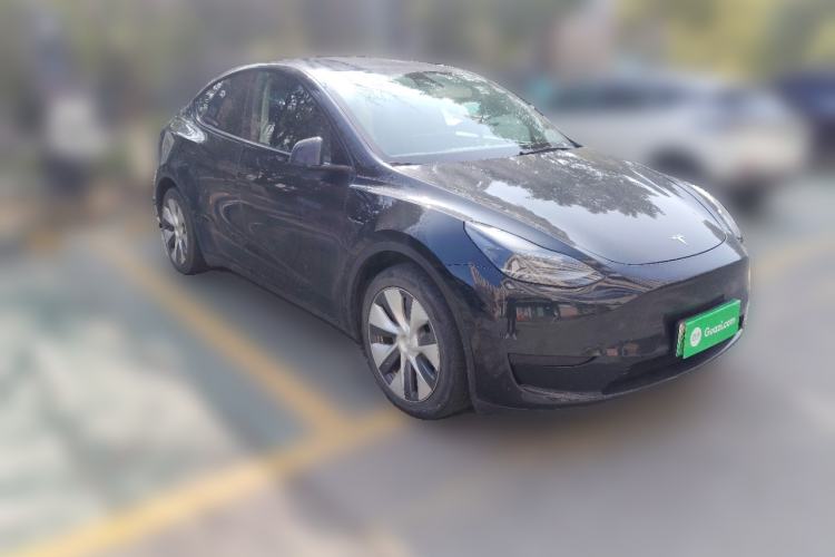 Used Tesla Model Y 2022 Rear-Wheel-Drive Version Front Right 45 Deg