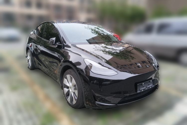 Used Tesla Model Y 2022 Rear-Wheel-Drive Version Front Right 45 Deg