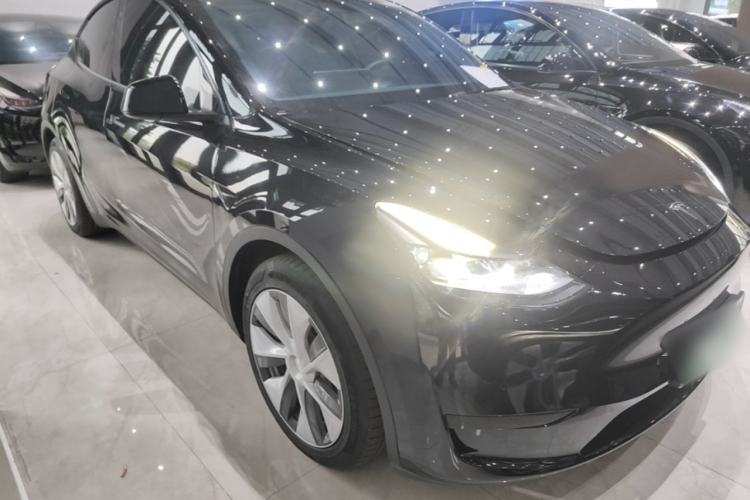 Used Tesla Model Y 2022 Rear-Wheel-Drive Version Front Right 45 Deg