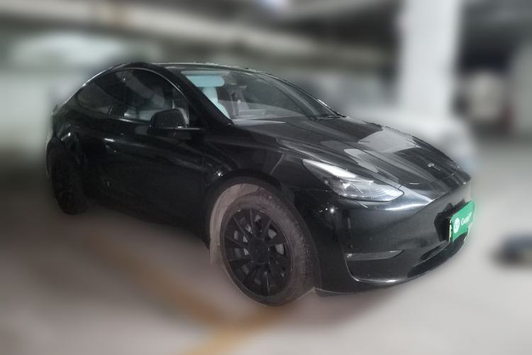 Used Tesla Model Y 2022 Long-Range All-Wheel-Drive Version Front Right 45 Deg