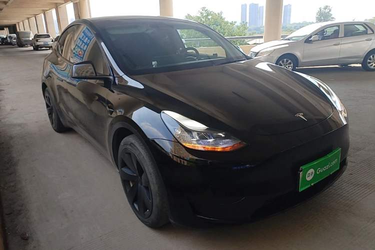 Used Tesla Model Y 2022 Rear-Wheel-Drive Version Front Right 45 Deg