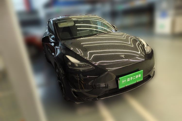 Used Tesla Model Y 2022 Long-Range All-Wheel-Drive Version Front Right 45 Deg