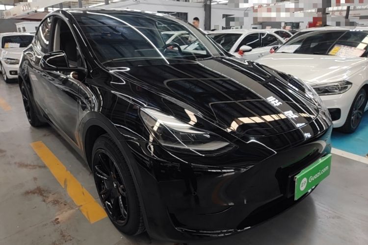 Used Tesla Model Y 2022 Rear-Wheel-Drive Version Front Right 45 Deg