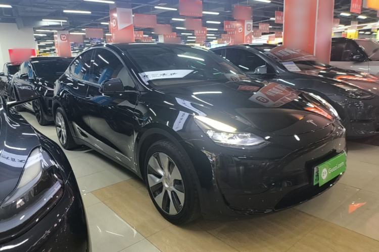 Used Tesla Model Y 2022 Rear-Wheel-Drive Version Front Right 45 Deg