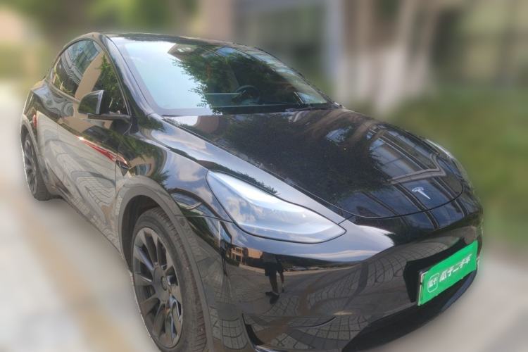 Used Tesla Model Y 2022 Rear-Wheel-Drive Version Front Right 45 Deg
