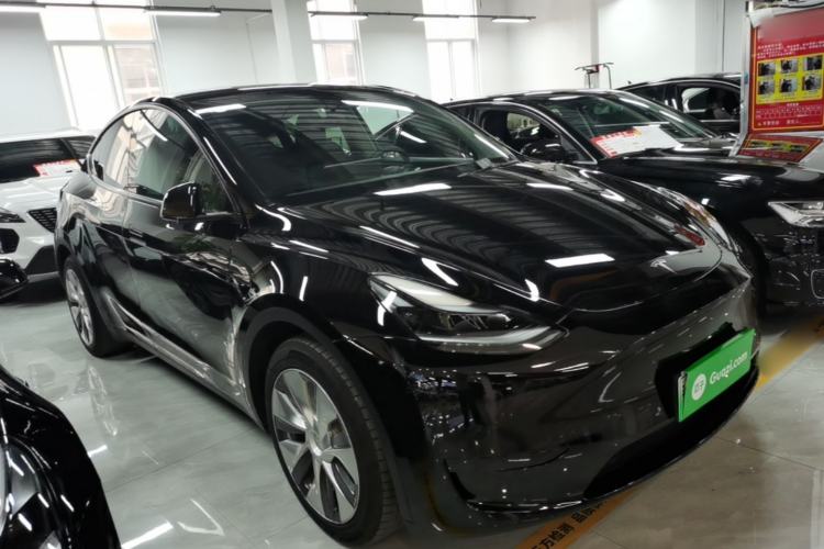 Used Tesla Model Y 2022 Rear-Wheel-Drive Version Front Right 45 Deg