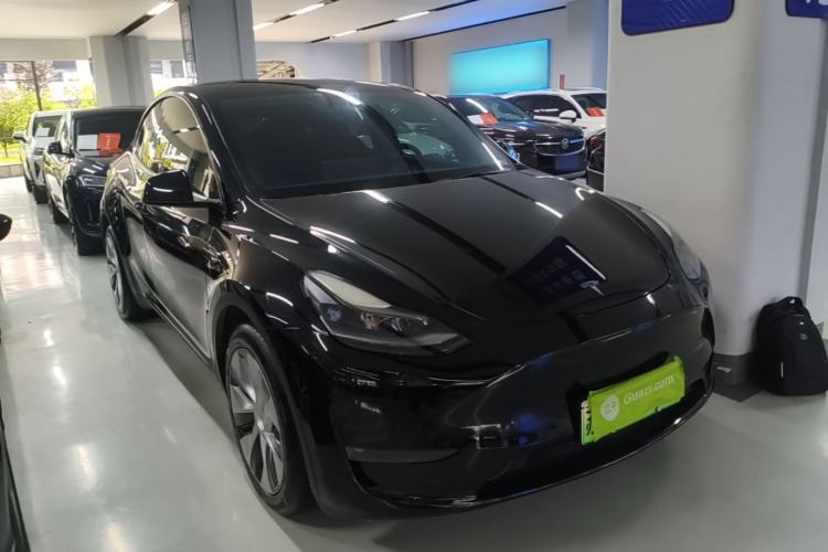 Used Tesla Model Y 2022 Rear-Wheel-Drive Version Front Right 45 Deg