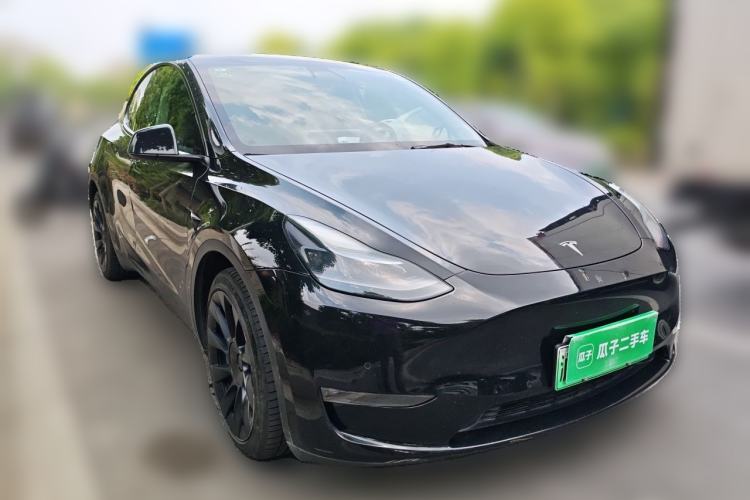 Used Tesla Model Y 2022 Long-Range All-Wheel-Drive Version Front Right 45 Deg