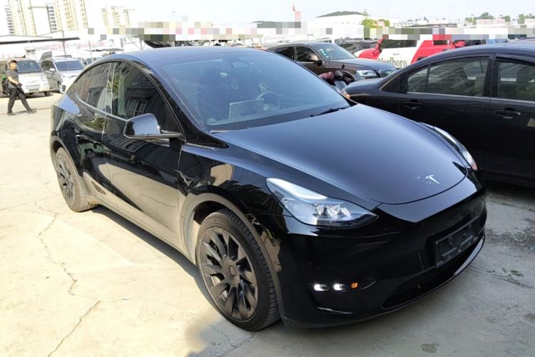 Used Tesla Model Y 2022 Revised Version Long-Range All-Wheel Drive Front Right 45 Deg