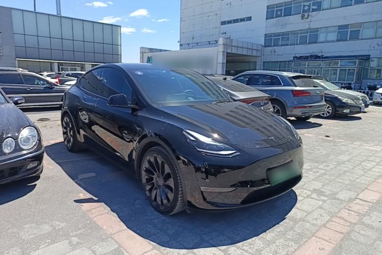 Used Tesla Model Y 2022 Performance High-Performance All-Wheel-Drive Version Front Right 45 Deg
