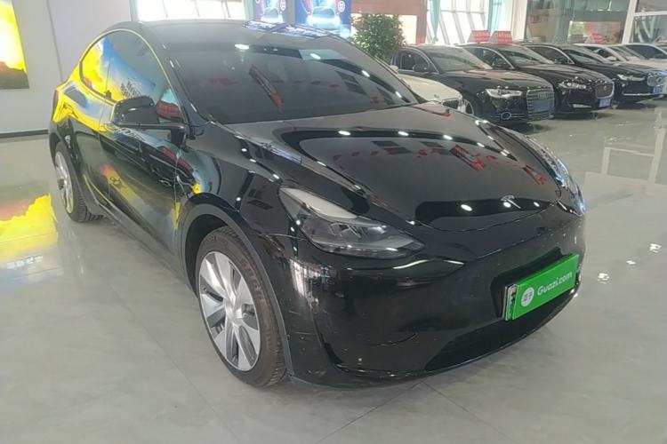 Used Tesla Model Y 2022 Rear-Wheel-Drive Version Front Right 45 Deg