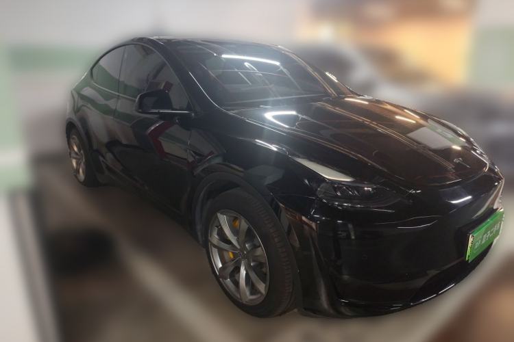 Used Tesla Model Y 2022 Rear-Wheel-Drive Version Front Right 45 Deg