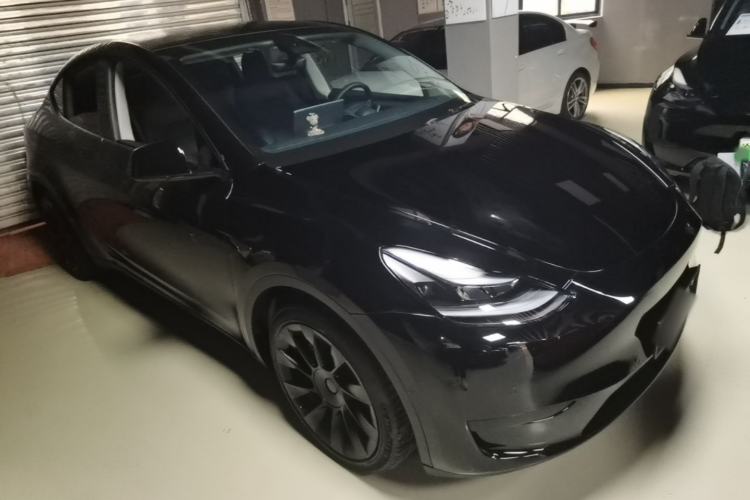 Used Tesla Model Y 2022 Rear-Wheel-Drive Version Front Right 45 Deg