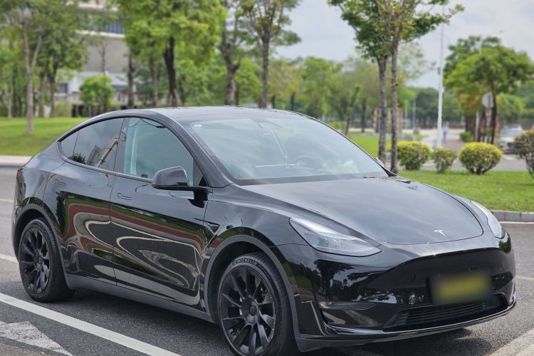 Used Tesla Model Y 2022 Revised Version Long-Range All-Wheel Drive Front Right 45 Deg