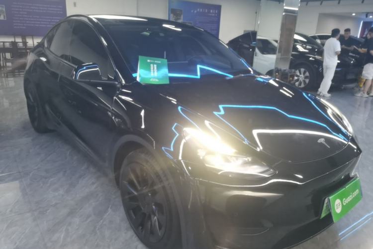 Used Tesla Model Y 2022 Rear-Wheel-Drive Version Front Right 45 Deg